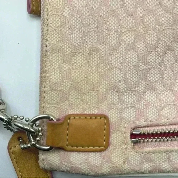 Coach Signature C Pink Crossbody Authentic Leather and Jacquard - Picture 4 of 14